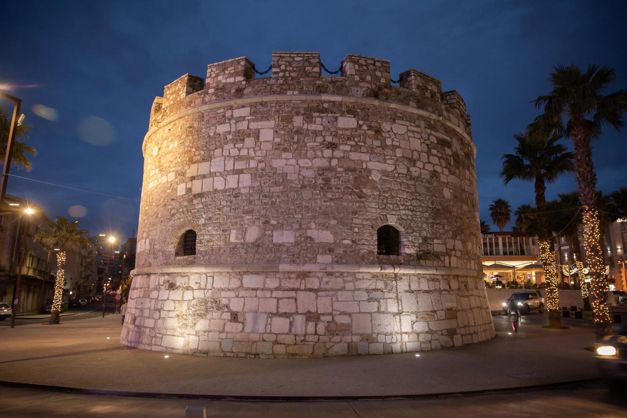 Super Apartment In The Ancient Roman Amphitheater Durres Bagian luar foto
