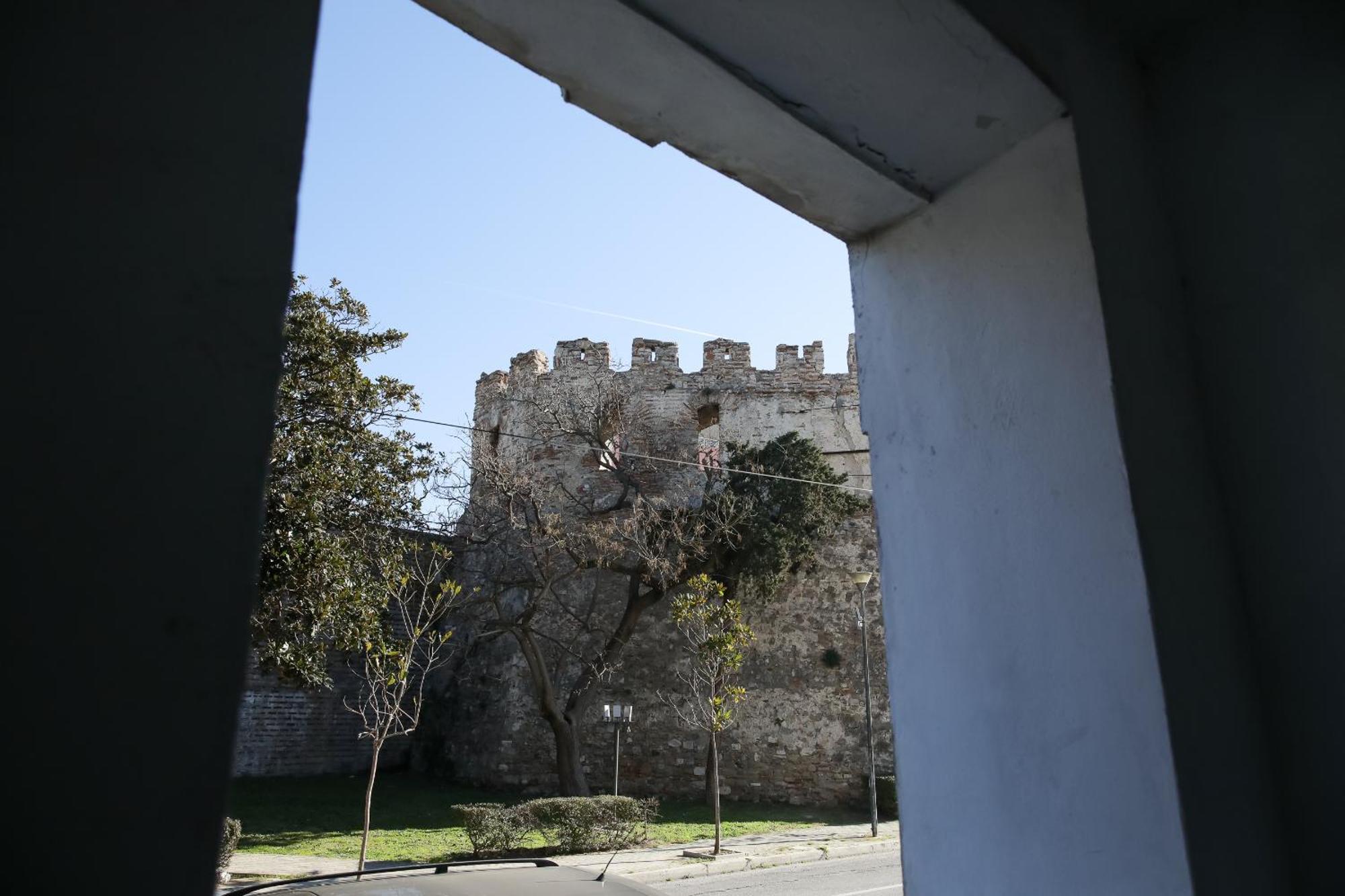 Super Apartment In The Ancient Roman Amphitheater Durres Bagian luar foto