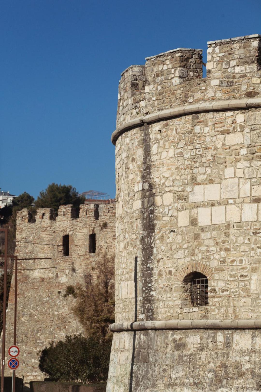 Super Apartment In The Ancient Roman Amphitheater Durres Bagian luar foto